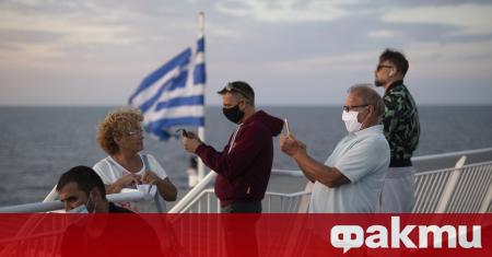 Правителството в Атина удължи с още две седмици забраната за