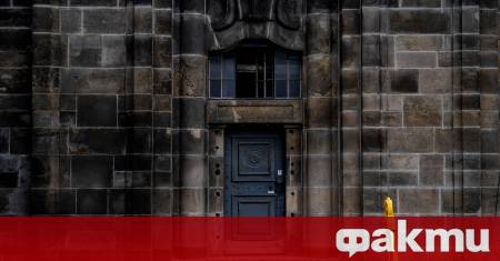 Три деца са разследвани за предизвикването на опустошителния пожар който