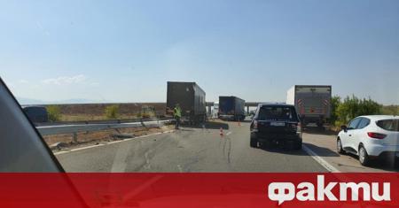 Два камиона са се сблъскали на автомагистрала Тракия край Пазарджик