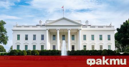 Мъж се вряза с автомобила си в охранителна бариера пред