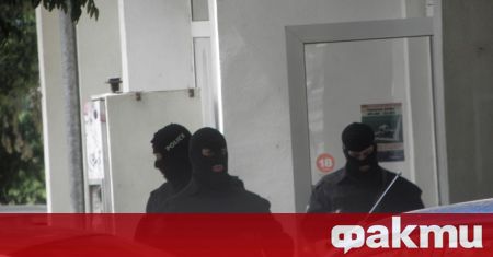 Полицаи от отряд Кобра на СДВР задържа група за обири