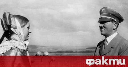 На 1 септември 1939 г Адолф Хитлер напада Полша Нападението