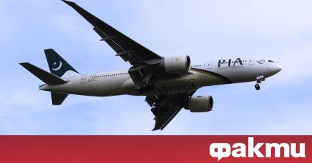 Самолет на Пакистанските международни авиолинии се разби в град Карачи