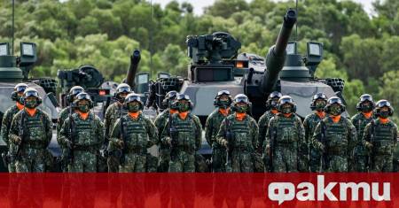 Японското обществено мнение е разделено по въпроса дали Япония трябва