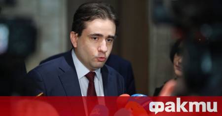 Хората на площада в София и в цялата страна