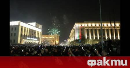 Тази вечер ще се състои Новогодишният празничен концерт на площад