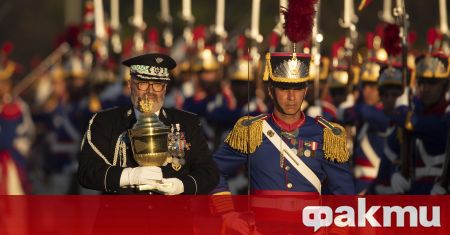 Войници в старовремски костюми, въздушно шоу и тържествена процесия: Бразилия