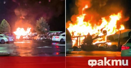 В мрежата се появи видео с погълнат от пламъци автомобилен