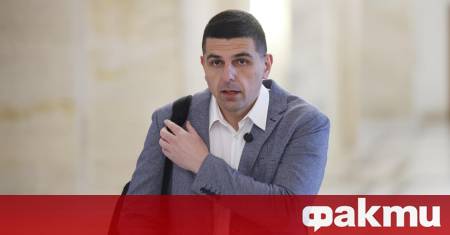 Отидохме за парада но не седнахме на масата на която