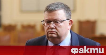 Антикорупционната комисия проверява конфликт на интереси между образователния министър Красимир