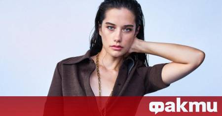 Ела Блу дъщеря на холивудските актьори Джон Траволта и Кели