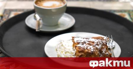 Необходими продукти За тестото 400 г брашно 1 ч ч вода 1