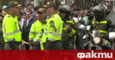 Шестима колумбийски полицаи бяха убити при сблъсъци с фракция отцепила