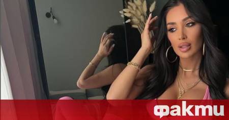 Популярната певица Атижа която се прочу с участието си в