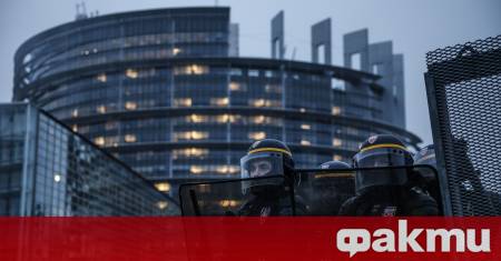 Повече от денонощие продължава протестът на европейски земеделци пред Европейския