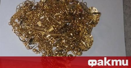 Служители на Митнически пункт Малко Търново задържаха 981 75 грама златни