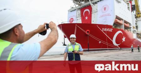 Турски сеизмичен кораб е отплавал край бреговете на Кипър в