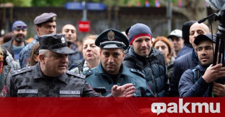 Сутринта във вторник на 17 май полицията в Ереван задържа
