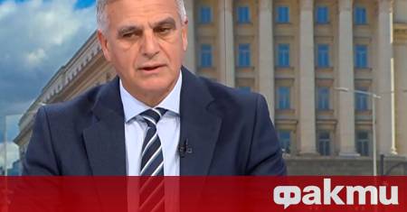 След оставката на кабинета Желязков политическата обстановка става все по динамична