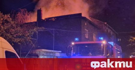 Пожарът който изпепели късно снощи къща в центъра на Казанлък