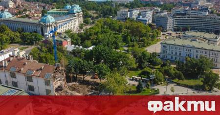 Откриха първи скелет в късноантичните гробове появили се при ремонта