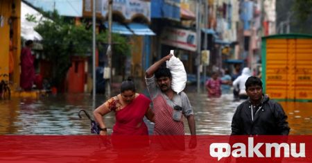 Мощен циклон връхлетя тази сутрин южните брегове на Индия придружен