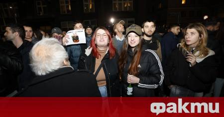 ФАКТИ публикува мнения с широк спектър от гледни точки за