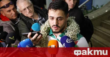 Световният и олимпийски шампион по вдигане на тежести Карлос Насар