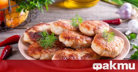 Необходими продукти 3 пилешки гърди 1 ч л сол щипка смес