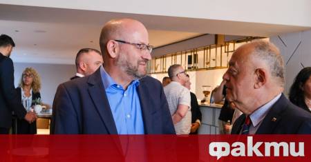 Досегашният председател Атанас Атанасов предложи на другия претендент Радан Кънев