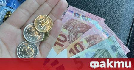 Остават само два дни до момента в който левът окончателно