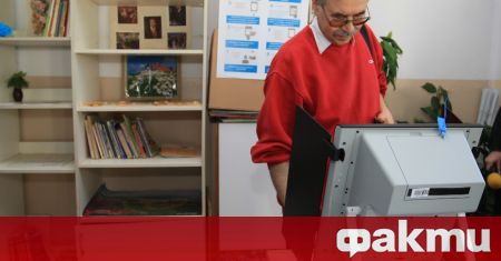 Централната избирателна комисия ще купи 9600 машини за електронно гласуване.