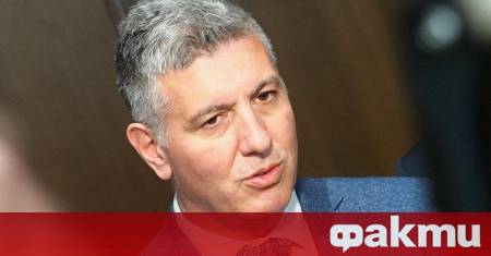 Да се спори с лъжите е глупаво защото истината винаги