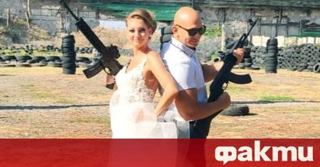 Нетипична сватбена фотосесия заснеха бургаски младоженци като за декор те