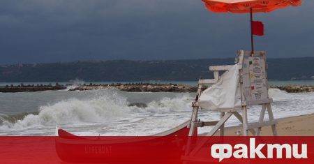Iзчезващата ивица на плаж Журналист край Варна е започнала да