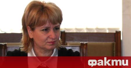 Г жо Йорданова според вас защо вторият стълб продължава да