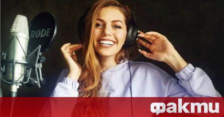 Най усмихната поп певица у нас Михаела Филева вече е дипломиран