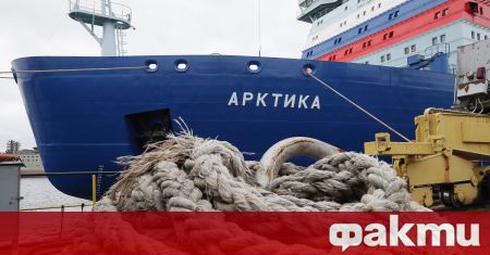 В Балтийската корабостроителница в Санкт Петербург кораби натовариха котвата котвените