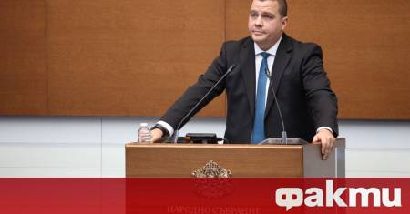 След две седмици мълчание по време на политическите сътресения във