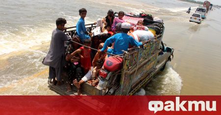 Броят на жертвите при катастрофалните наводнения в Пакистан не спира