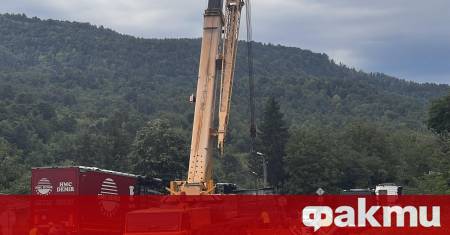 Проходът на Републиката е временно затворен Товарен автомобил с румънска