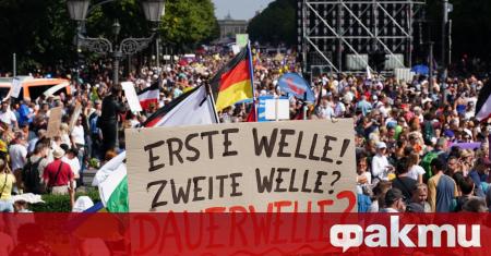 Полицията в германската столица прекрати многолюден протест срещу ограничителните мерки,