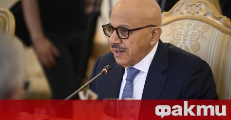 Министърът на външните работи на Бахрейн Абдулатиф бин Рашид аз