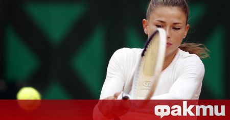 Сексапилната тенисистка Камила Джорджи отново се разголи за радост на