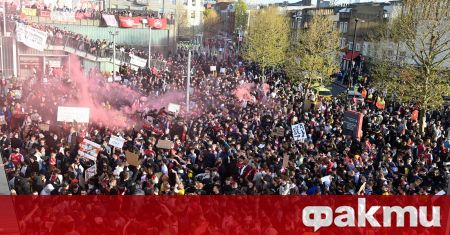 Феновете на Арсенал излязоха на протест срещу собственика на отбора