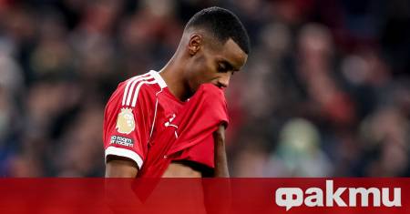 Александър Исак вкара гол и получи контузия а Ливърпул надигра