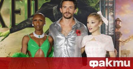 Сцена с целувка между актьорите Ариана Гранде и Джонатан Бейли