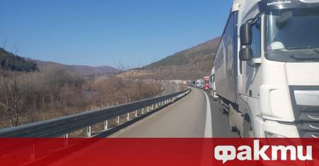 Водач на товарен автомобил със сръбско гражданство е задържан за