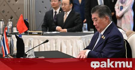 Китай ще поддържа тясна комуникация с Камбоджа и Тайланд за