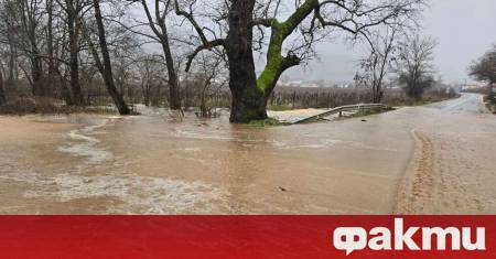Обилните валежи предизвикаха наводнения в Община Петрич съобщава БГНЕС Обстановката